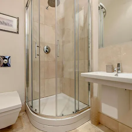 5 Bed In Keswick 91503