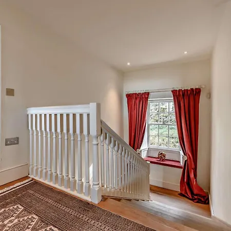 펜션 5 Bed In Keswick 91503 엠블톤